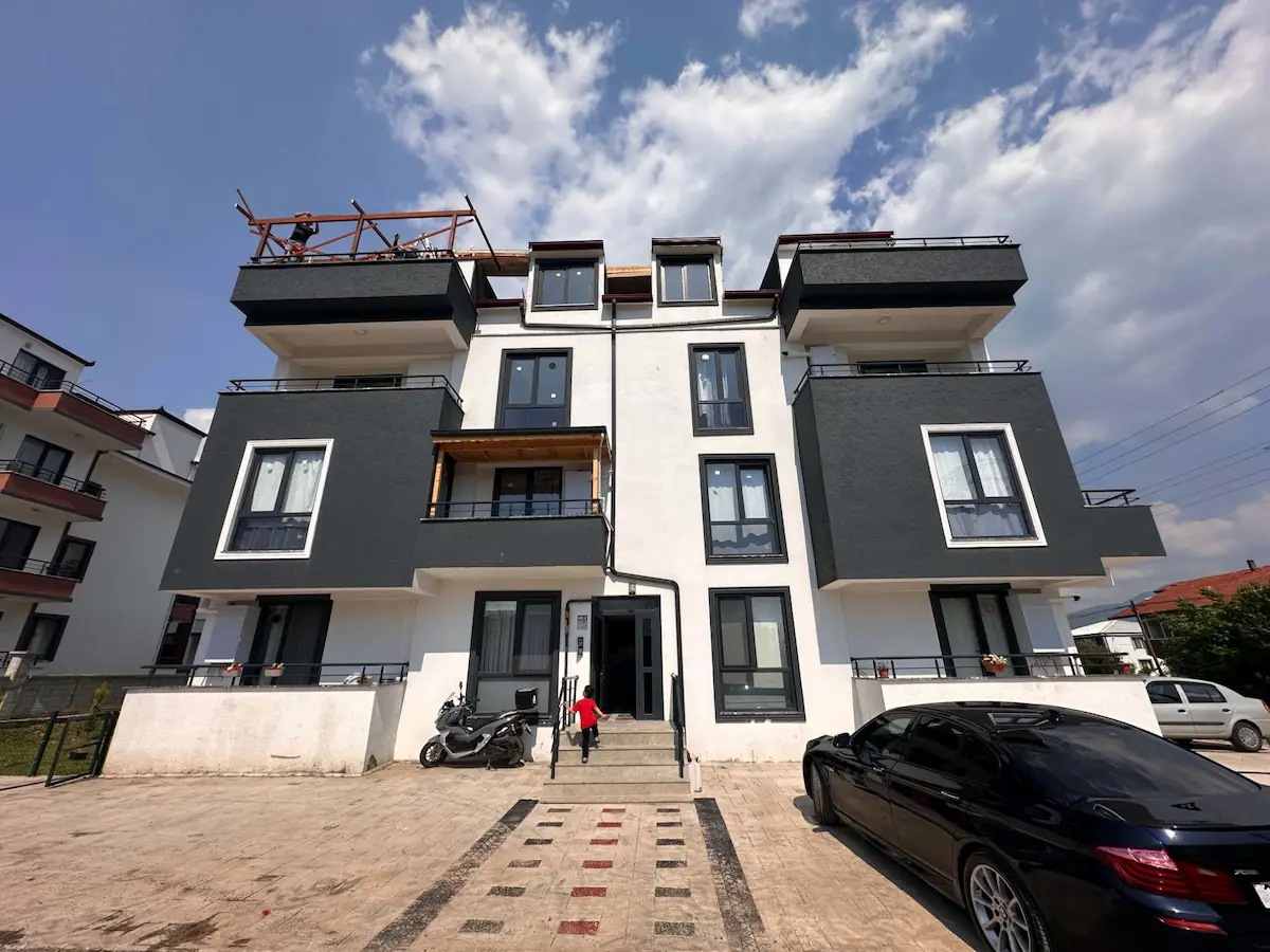 REMAX'DAN SULTAN OKULLARINA KOMŞU 2+1 ARA KAT KÖŞE DAİRE