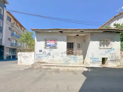 BOZYAKA'DA 3 KAT İMARLI KÖŞE PARSEL 205 M² ARSA
