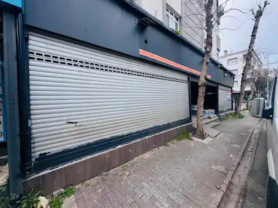 KARTAL KUBİLAY CADDESİNDE GENİŞ CEPHELİ 300 M² KİRALIK DÜKKAN