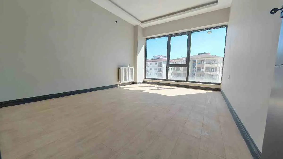 REMAX DOĞU'DAN ATAŞEHİR MAHALLESİN'DE 2+1 80MT2 SATILIK OFİS