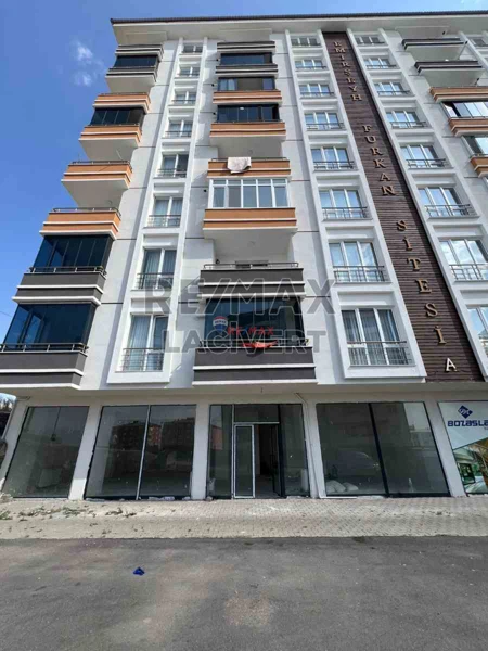 RE/MAX LACIVERT'TEN HILALKENT'TE KIRALIK SIFIR DÜKKAN