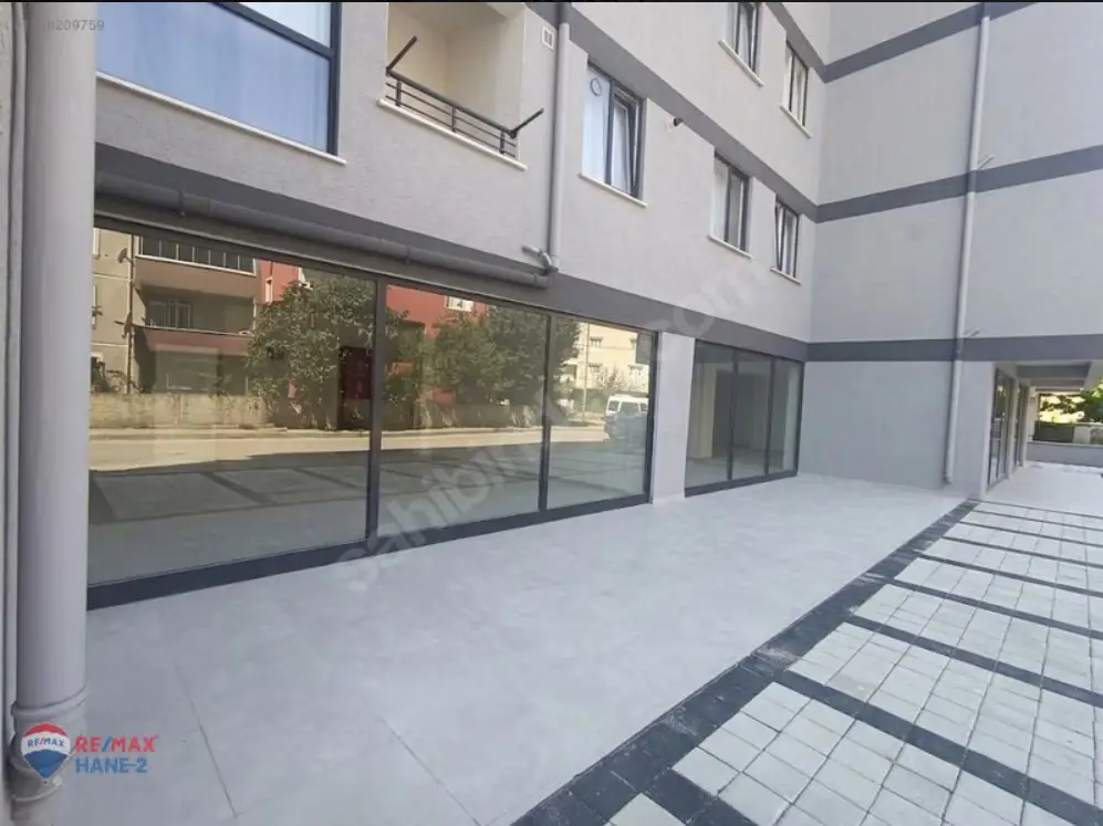 AHMET YESEVİDE SIFIR BİNA 370 M² 21 METRE CEPHELİ DÜKKAN