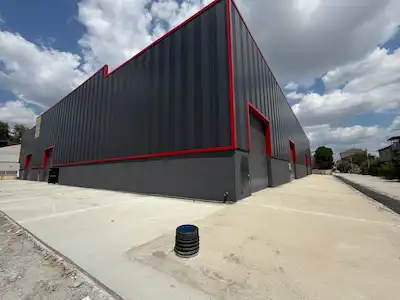 KULLAR DA SIFIR KİRALIK DEPO 400 M² KAPALI,300M² AÇIK ALAN