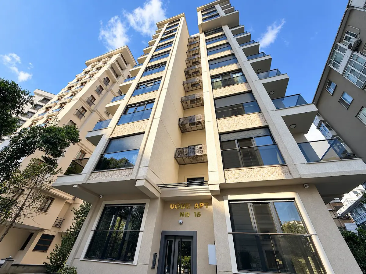 KADIKÖY KOZYATAĞI 'NDA SIFIR BİNADA YERDEN ISITMALI SATILIK 2+1 DAİRE
