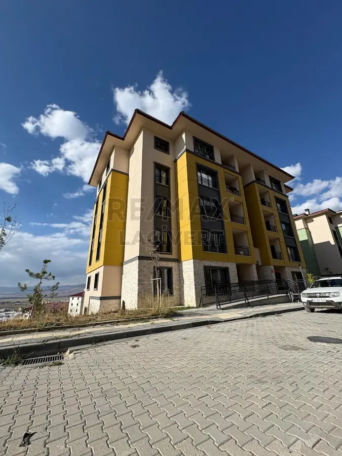 RE/MAX LACIVERT'TEN HILALKENT TOKILER'DE KIRALIK 2+1 DAIRE 