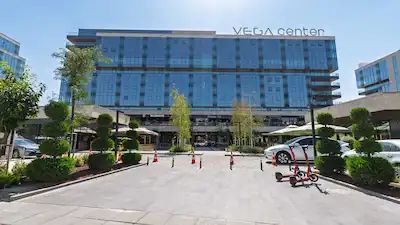 VEGA CENTER MUSTAFA KEMAL KİRALIK YAPILI BALKONLU OFİS