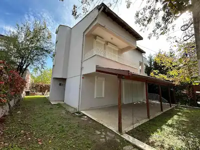 REMAX KULE'DEN DENİZE SIFIR KUM PLAJLI SİTEDE 6+1 VİLLA