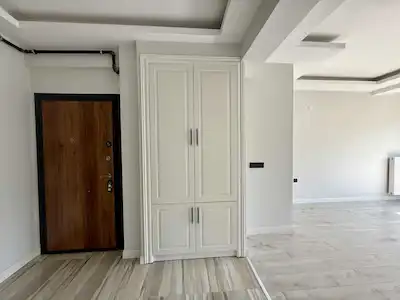 USLUOĞLU’NA YAKIN PARK ÜSTÜNDE KİRALIK GENİŞ FERAH AYDINLIK 1+1 DAİRE