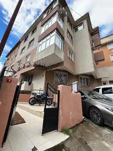 PENDIK ESENYALI`DA MERKEZİ KONUMDA 2+1 KİRALIK DAİRE