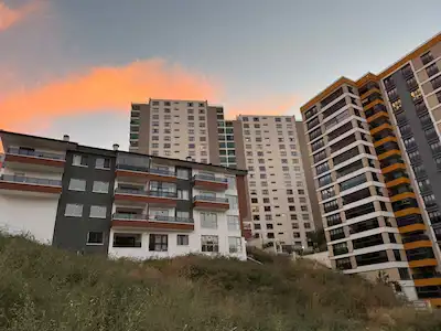 ÇANKAYA BADEMLİDERE’DE SIFIR SATILIK 1+1 GENIŞ DAIRE DOĞU CEPHE BALKONLU  KREDİYE UYGUN
