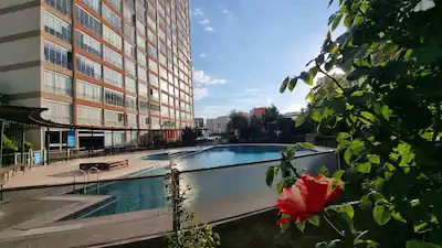 GÖLDE LUXE'DE 2.5+1 SATILIK DAIRE (136M², HAVUZLU, GÜVENLIKLI)