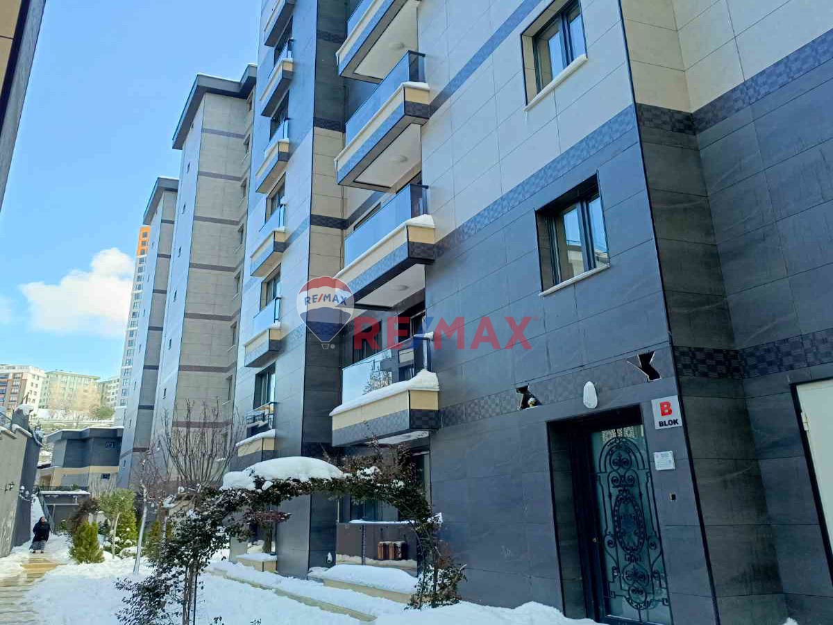 KARTAL ADAVİSTA ŞEHİR VE DENİZ MANZARALI 3+1 SATILIK BOŞ DAİRE