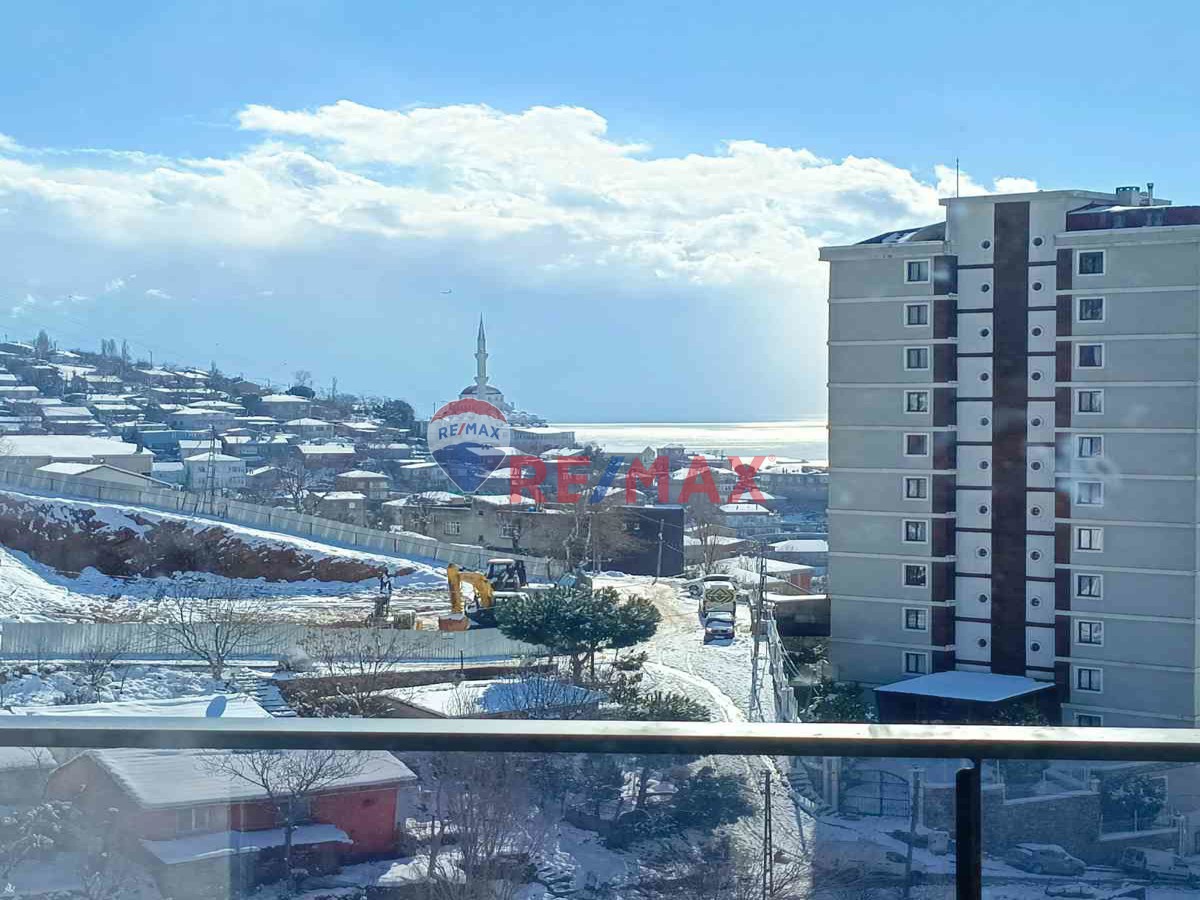 KARTAL ADAVİSTA ŞEHİR VE DENİZ MANZARALI 3+1 SATILIK BOŞ DAİRE