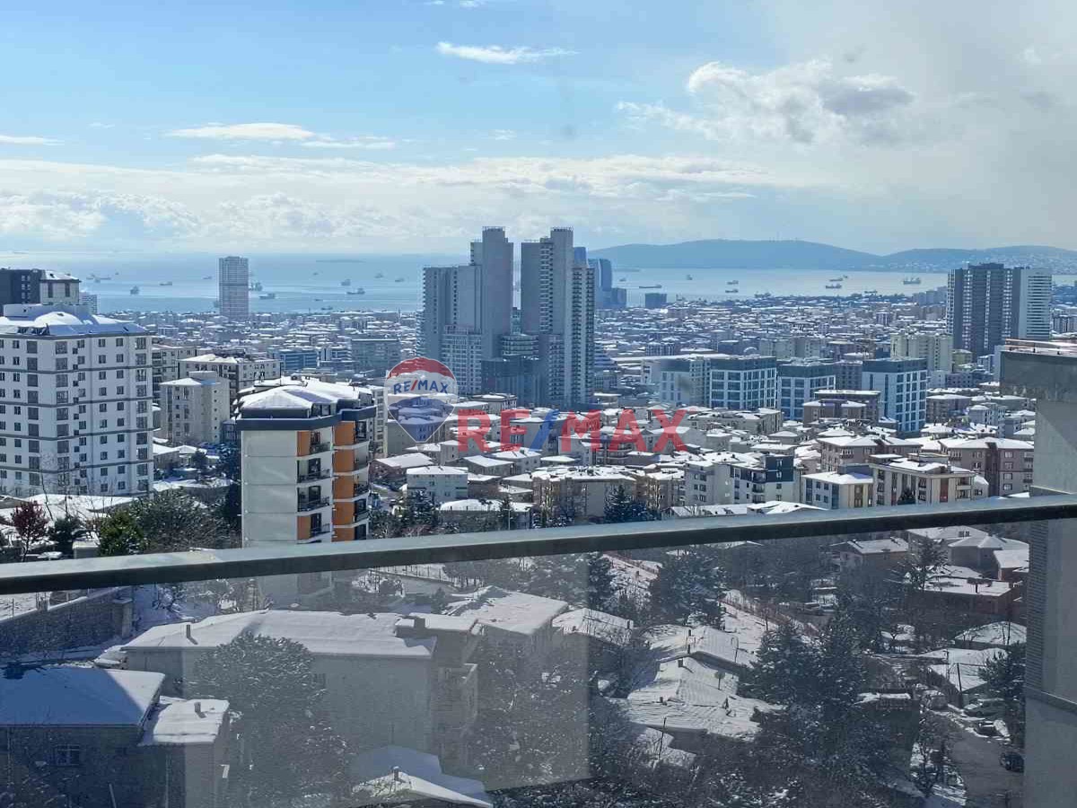 KARTAL ADAVİSTA ŞEHİR VE DENİZ MANZARALI 3+1 SATILIK BOŞ DAİRE