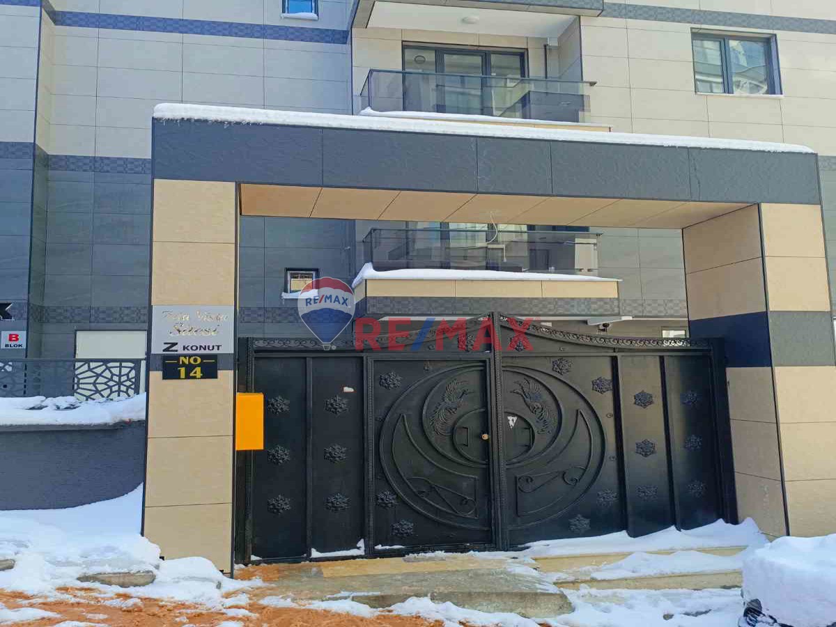 KARTAL ADAVİSTA ŞEHİR VE DENİZ MANZARALI 3+1 SATILIK BOŞ DAİRE