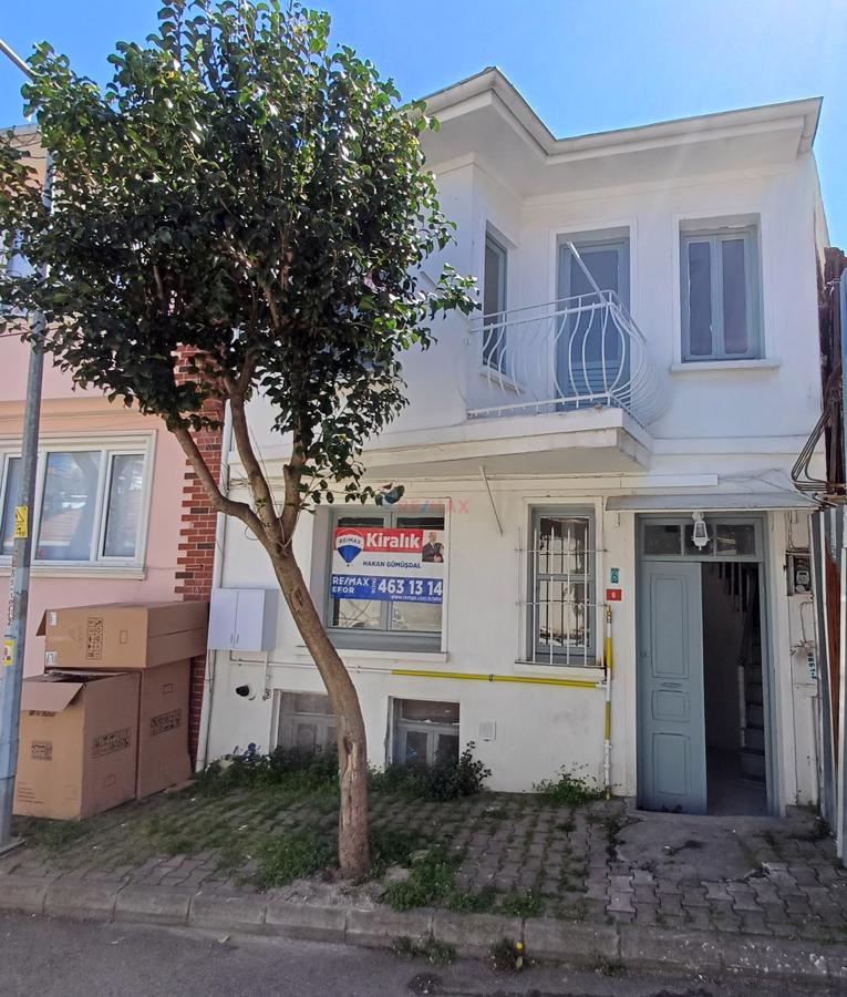 REMAX ENJOYDAN BÜYÜKADA' DA ÇARŞI İÇİNDE MÜSTALİK 2+1 KİRALIK EV