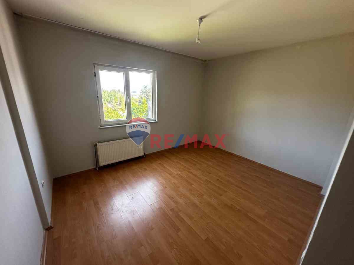 İZMİT MERKEZDE 3+1 KİRALIK EŞYALI DAİRE