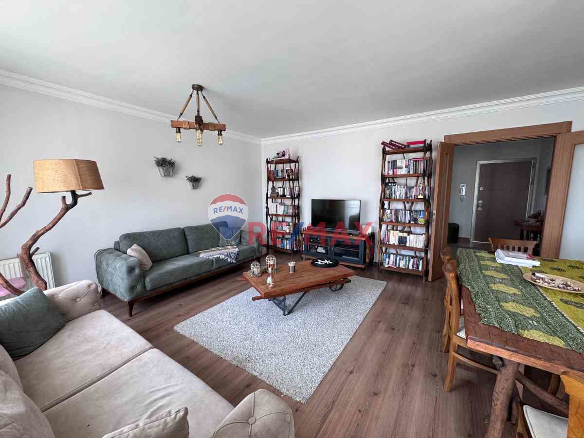 ADNAN KAHVECIDE MERKEZI KONUMDA KIRALIK 1+1 DAIRE