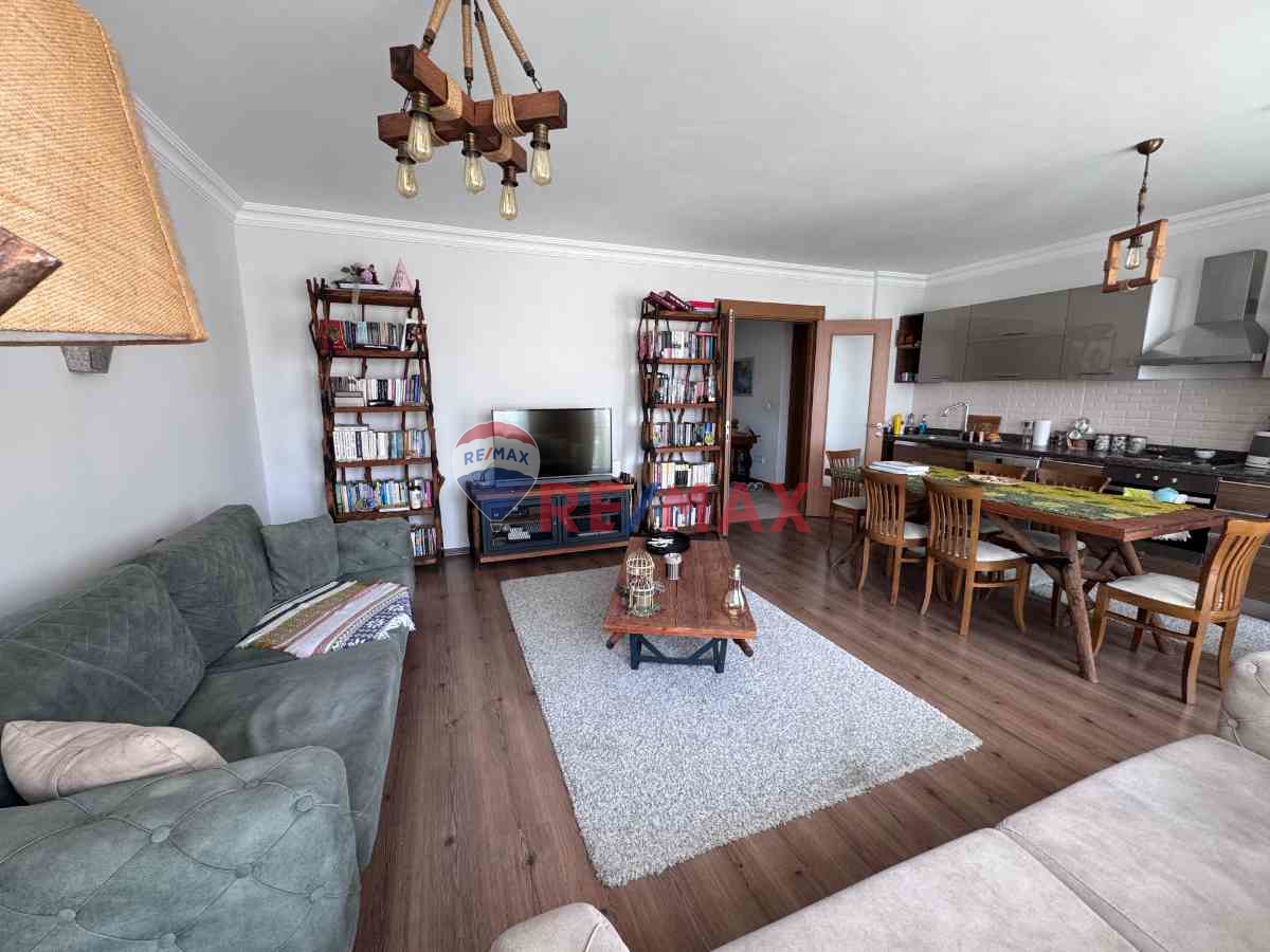 ADNAN KAHVECIDE MERKEZI KONUMDA KIRALIK 1+1 DAIRE