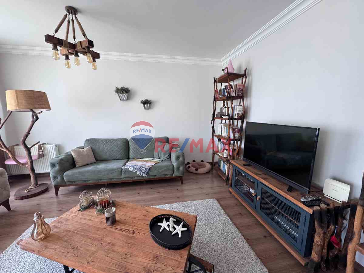 ADNAN KAHVECIDE MERKEZI KONUMDA KIRALIK 1+1 DAIRE