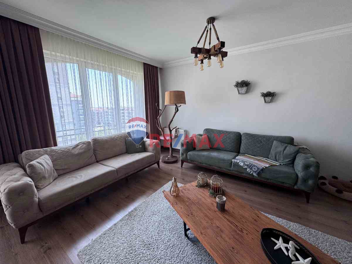 ADNAN KAHVECIDE MERKEZI KONUMDA KIRALIK 1+1 DAIRE