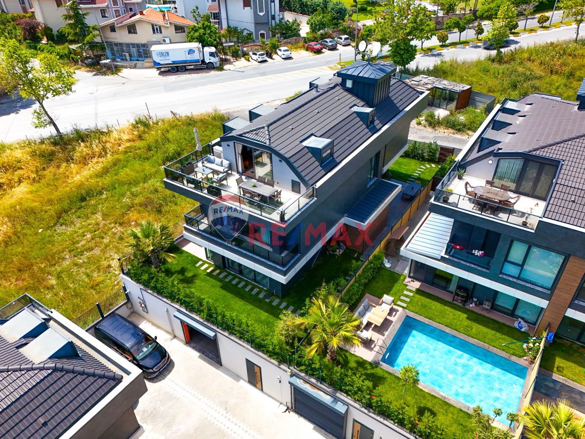 BEYLİKDÜZÜ’NDE EŞİ BENZERİ YOK! FULL MANZARALI 9+2 VİLLA