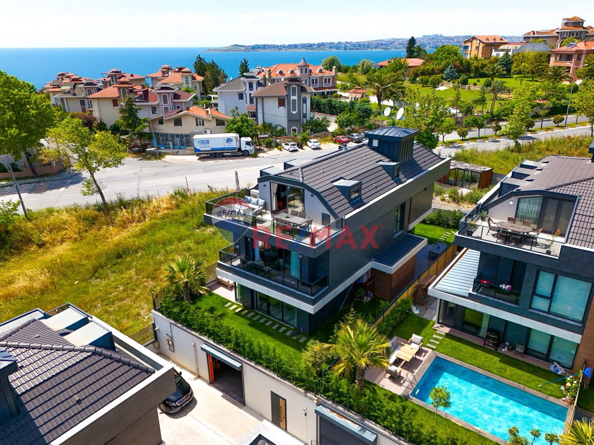 BEYLİKDÜZÜ’NDE EŞİ BENZERİ YOK! FULL MANZARALI 9+2 VİLLA