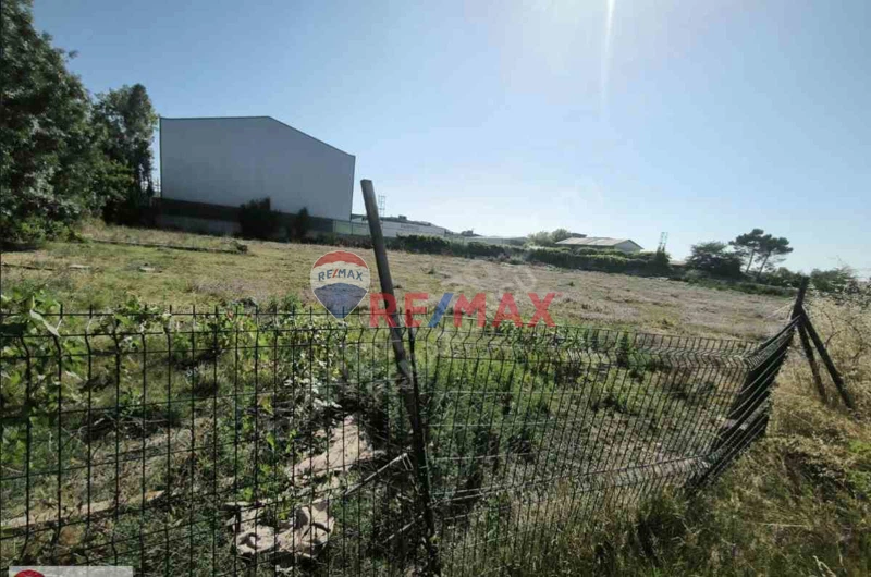 REMAX ÖNCÜ CEKMEKÖY ÖMERLI 14685 M² KIRALIK TARLA