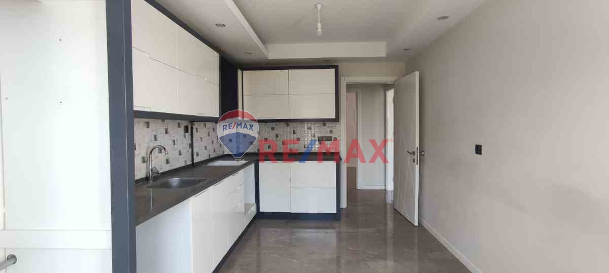 REMAX MODEL'DEN GÖVEÇLIK'DE 138M2 3+1 KİRALIK DAIRE