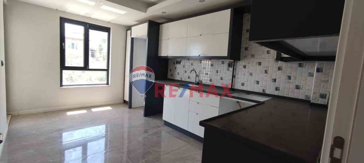 REMAX MODEL'DEN GÖVEÇLIK'DE 138M2 3+1 KİRALIK DAIRE