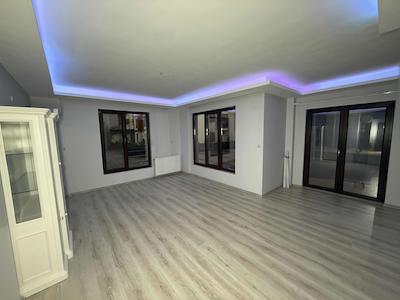 BAŞİSKELE ÜSTPARK YUVACIK SİTESİNDE KUSURSUZ 4+1 SATILIK DAİRE