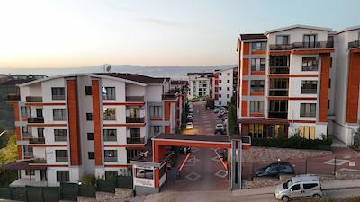 BAŞİSKELE ÜSTPARK YUVACIK SİTESİNDE KUSURSUZ 4+1 SATILIK DAİRE