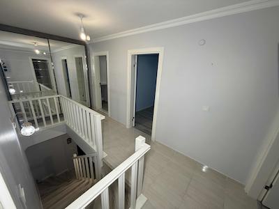 BAŞİSKELE ÜSTPARK YUVACIK SİTESİNDE KUSURSUZ 4+1 SATILIK DAİRE