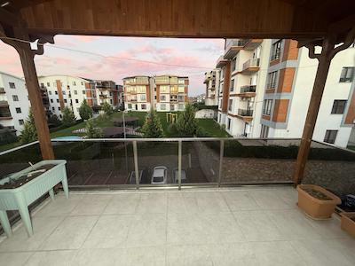 BAŞİSKELE ÜSTPARK YUVACIK SİTESİNDE KUSURSUZ 4+1 SATILIK DAİRE
