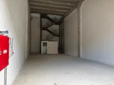 KERVANCI TİCARET MERKEZİNDE; KİRALIK 520M2 DEPO-SHOWROOM