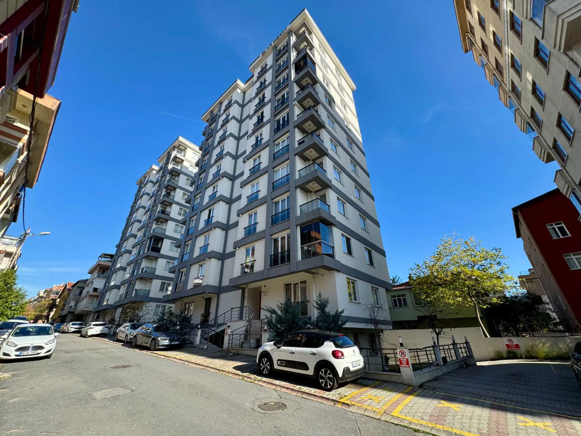 ÜMRANIYE ARMAĞANEVLER METROYA YAKIN SITE İÇI SATILIK 2+1 DAIRE