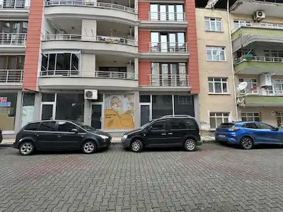 REMAX PARLA BARLAS GÜRLER'DEN DENİZEVLERİNDE SATILIK 210M2 2 ADET DÜKKAN