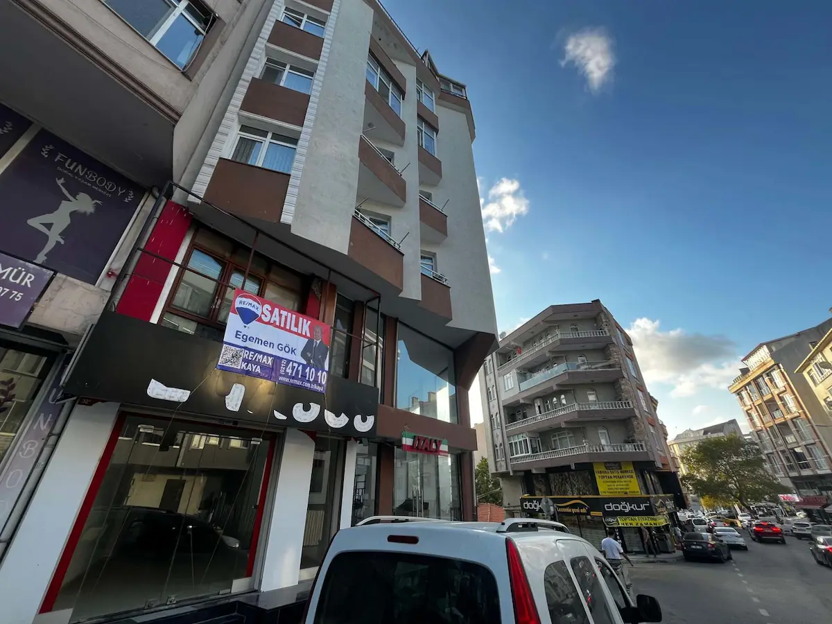 BEYLİKDÜZÜ GÜRPINAR İŞLEK CADDE ÜZERİ 2 KATLI KİRALIK DÜKKAN 2