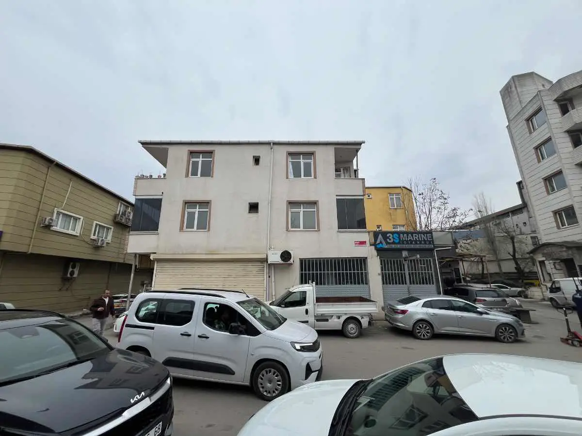 TERSANELER BÖLGESİNDE KAÇIRILMAYACAK SATILIK KOMPLE BİNA