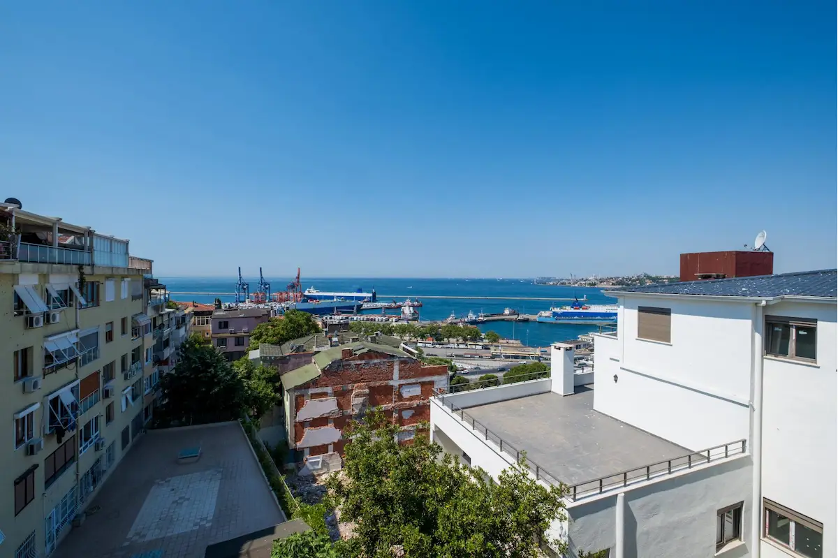 ÜSKÜDAR SELİMİYE'DE DENİZ MANZARALI SATILIK 2+1 DAIRE
