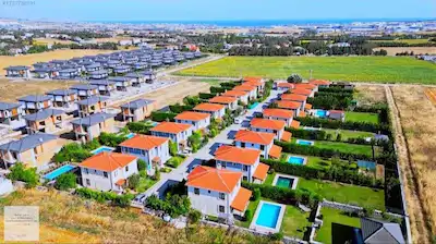 SILIVRI KAVAKLIDA HAVUZLU MÜSTAKIL BAHÇELI FUL TADILATLI LÜKS VILLA