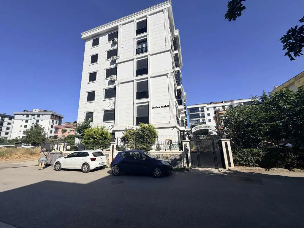 TUZLA CAMİ MAHALLESİNDE İSKANLI SATILIK 3+1 DAIRE