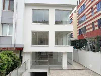 FLORYA'NIN PRESTİJLİ NOKTASINDA KURUMSAL KULLANIMA UYGUN SATILIK MÜSTAKİL TİCARİ BİNA