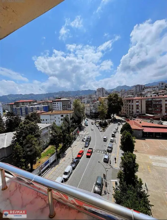 REMAX'DAN TAM MERKEZ'DE EV VEYA İŞ YERİ OLMAYA UYGUN 3+1 DAİRE