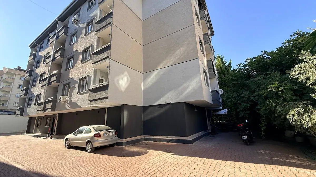 REMAX ADVANTAGE ARZU AKSARAY'DAN ÜNIVERSITEYE YAKIN ARAKAT 1+1