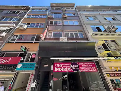 KADIKÖY OSMANAĞA ESNAF ODASI KARŞISI YENİLENMİŞ EŞYALI BOŞ OFİS
