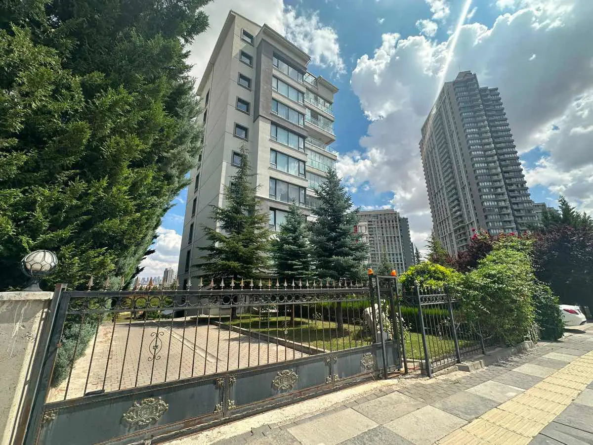 PARK ALİZE KONUTLARI'NDA KİRALIK 200 M2 4+1 DAİRE