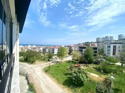 ESENEVLERDE TRAMVAYA YÜRÜME MESAFESİNDE KİRALIK 2+1