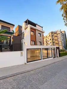 DENİZE 20 METRE MESAFEDE, YAŞAMA VE YATIRIMA HAZIR SATILIK 1+1