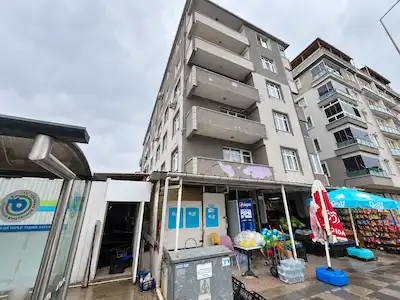 REMAX LAND'DEN ÇERKEZKÖY NAMIK KEMAL BULVARINDA  2+1 | BALKONLU |